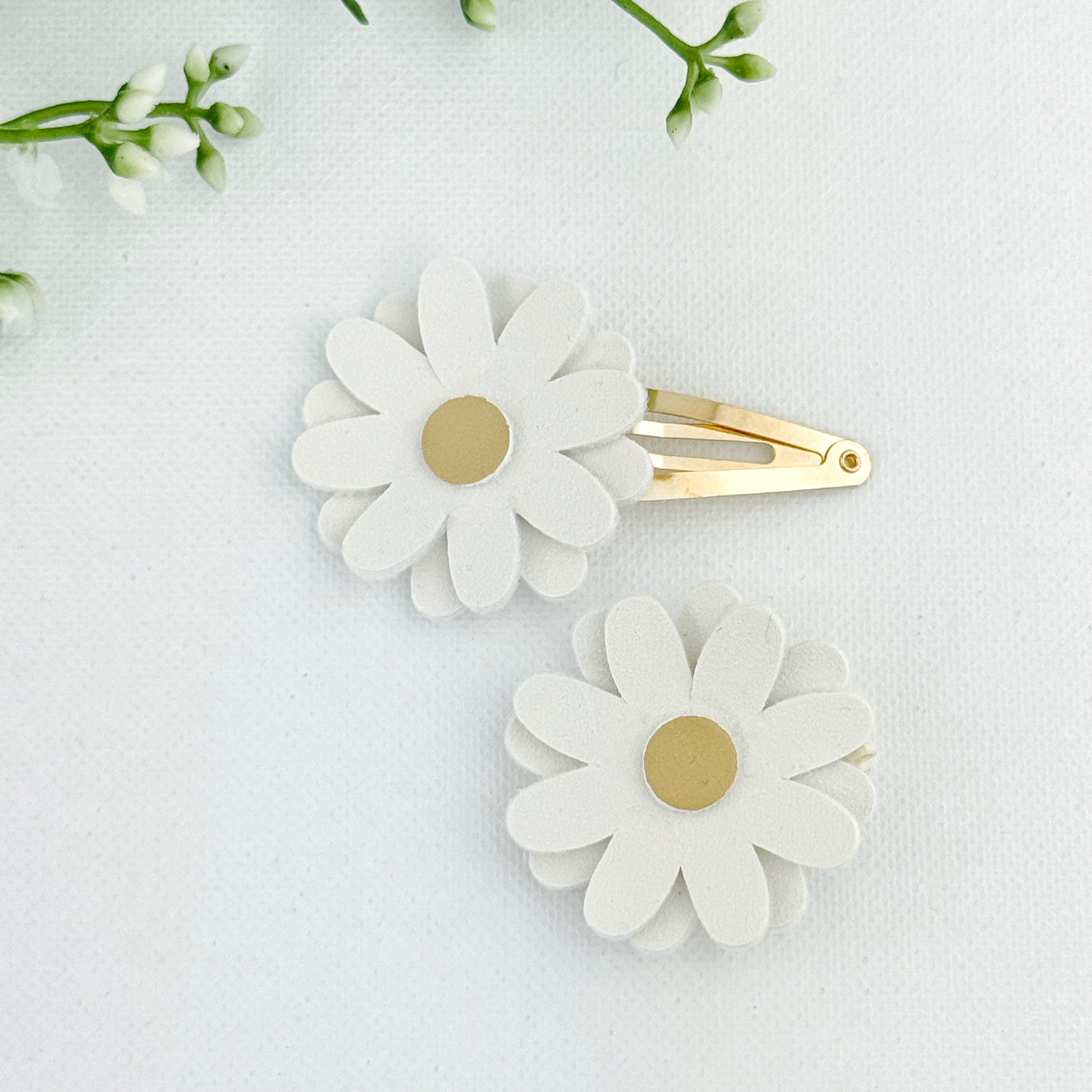 Daisy Flower Clips - Perfect White