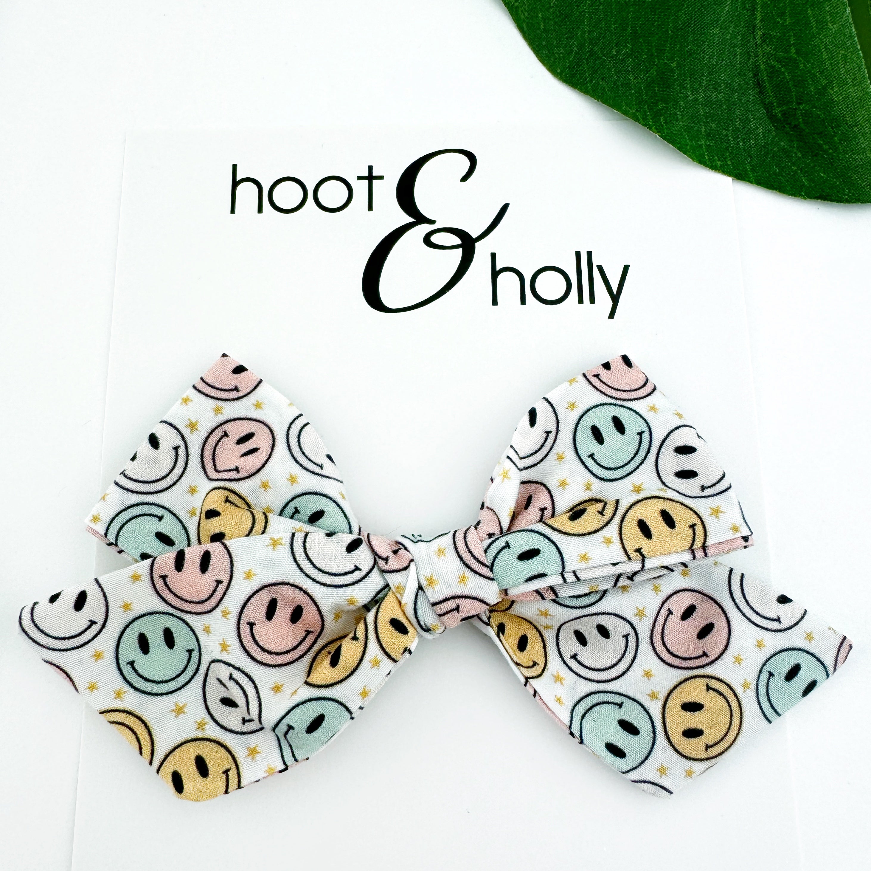 Victoria Bow - Smiley