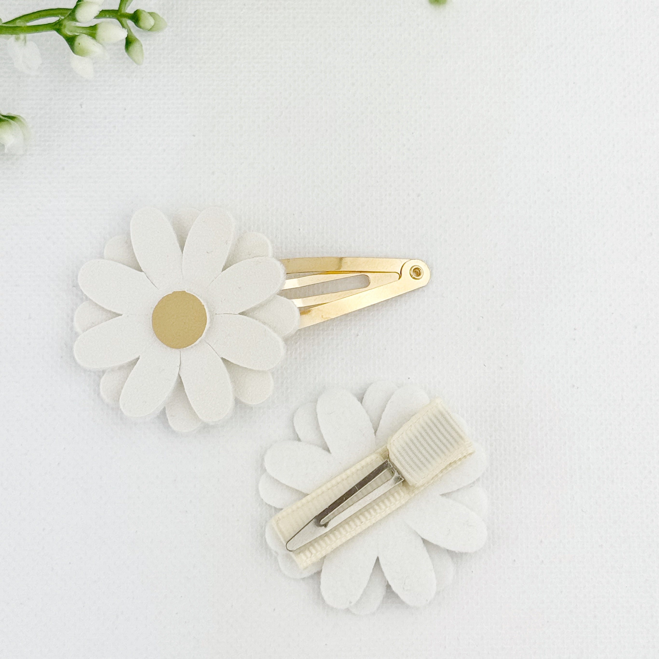 Daisy Flower Clips - Perfect White
