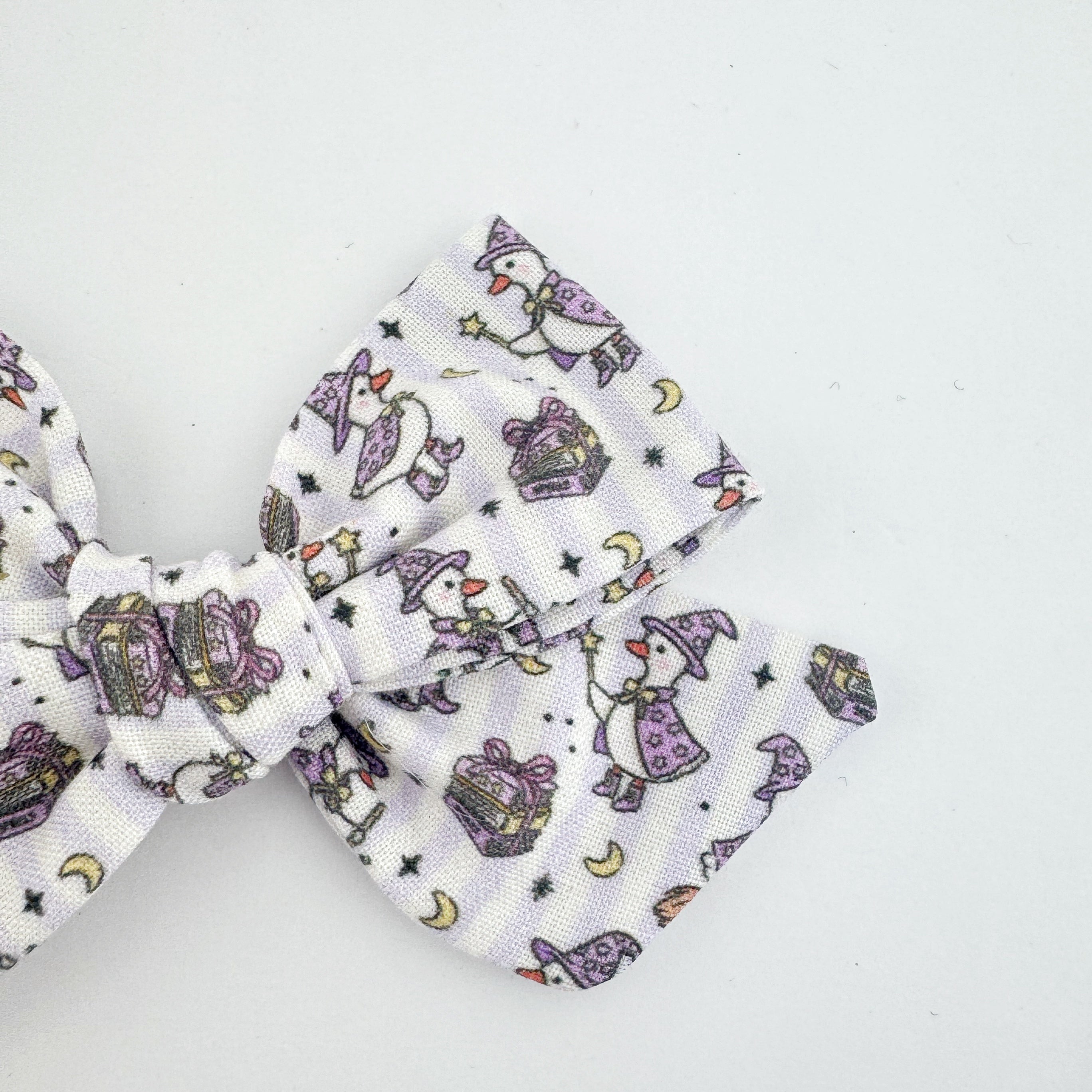 Victoria Bow - Witchy Goose