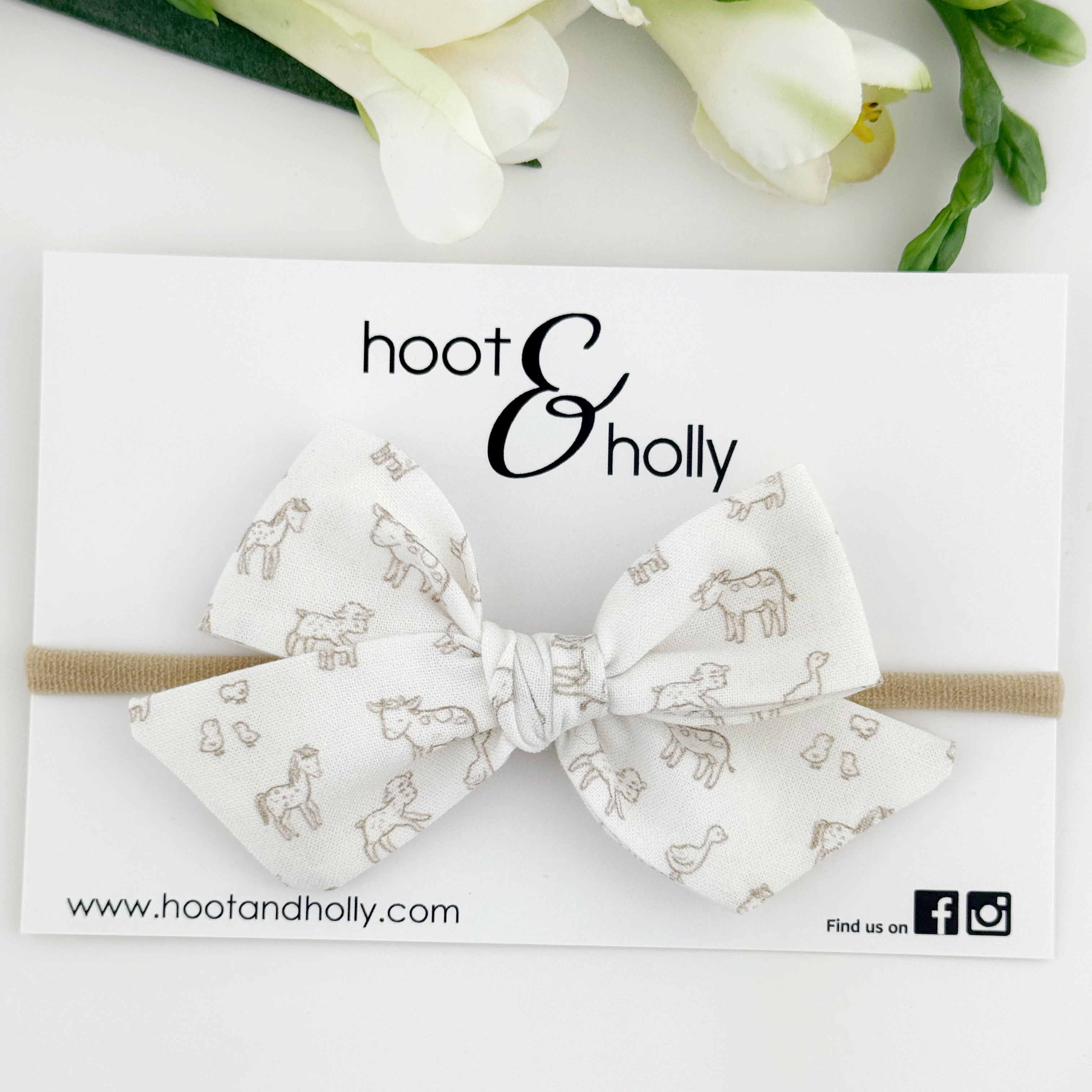 Farm animal  hair bow for baby and girls. Spring hair bow.